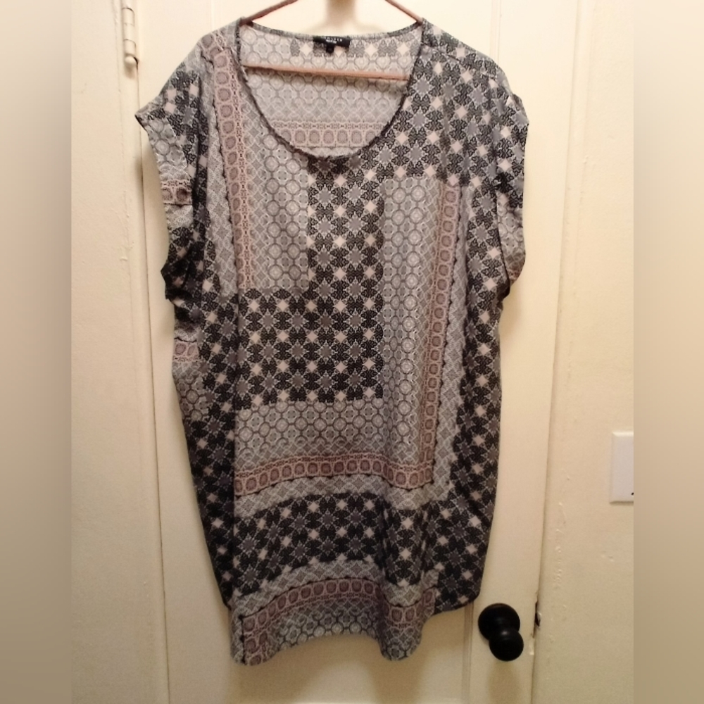 Long Sleeveless Top